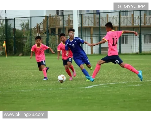 足球巨星欢乐互怼场景爆笑不断演绎绿茵恶搞新篇章