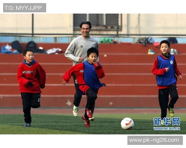 探索足球巨星的成长之路与传奇时刻从青涩少年到世界舞台的巅峰 探索足球巨星的成长之路与传奇时刻从青涩少年到世界舞台的巅峰